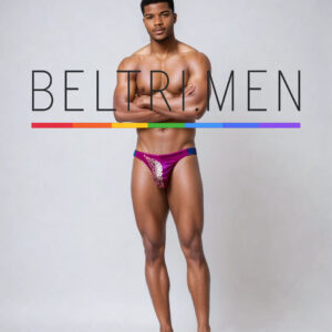 Bañador slip masculino en tono fucsia profundo con panel lateral en textura brillante efecto escamas. Para quienes saben que el glamour no tiene género ni temporada. Exclusivo de BELTRIMEN.