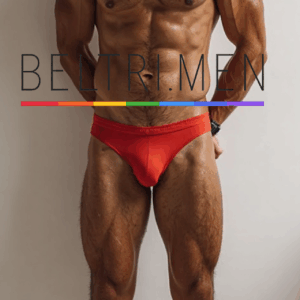 Este bañador tipo tanga en rojo encarna perfectamente el ADN de BELTRI.MEN: provocador, elegante, atrevido y sin complejos. Ideal para una colección que celebra la sensualidad masculina con fuerza visual